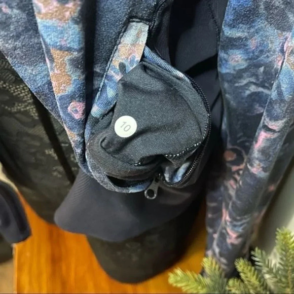 Lululemon If You're Lucky Jacket size 10 - Picture 4 of 6